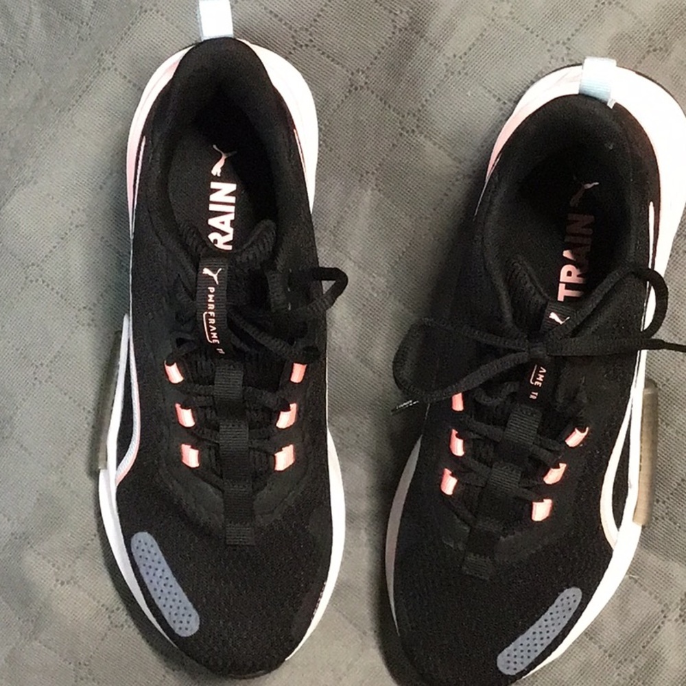 Puma Women's Black and Pink Training Shoes